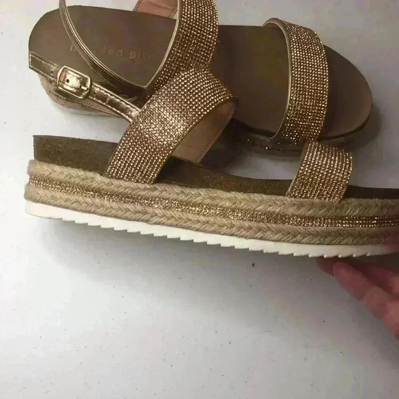 Madden Girl Glitzie Womens 9M Platform Espadrille Sandals Rose Gold Buckle Sides - Picture 3 of 9